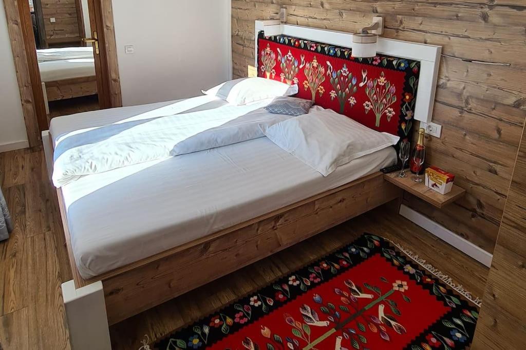 Pensiune Subcrai Cu Centru Spa Zarnesti Exterior photo