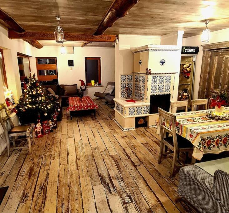 Pensiune Subcrai Cu Centru Spa Zarnesti Exterior photo