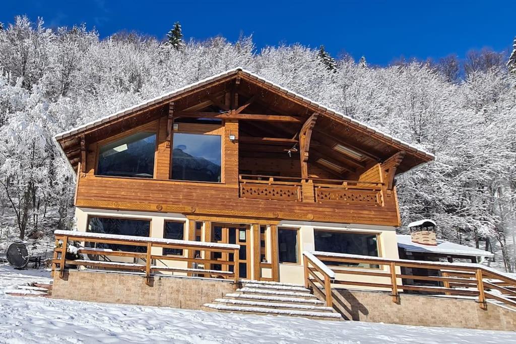 Pensiune Subcrai Cu Centru Spa Zarnesti Exterior photo